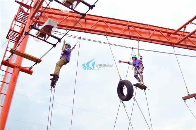 北京黨建拓展活動(dòng)，加強(qiáng)團(tuán)隊(duì)黨性思想教育<div   id=